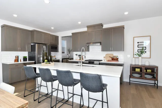508 SW 31st Street in Woodin Creek Station — representation photos