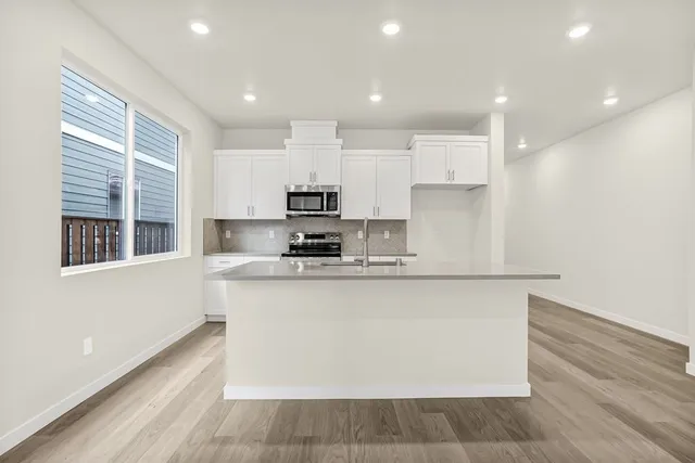 430 SW 32nd Street in Woodin Creek Station Townhomes — interior