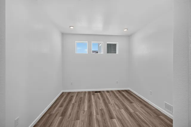 2089 Barnwood Drive in Farmlore — interior