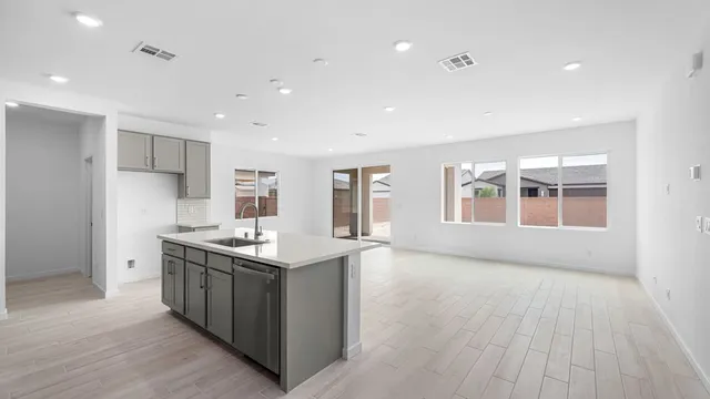 4385 E Brusca Way in Ovation at Mountain Falls 55+ — interior