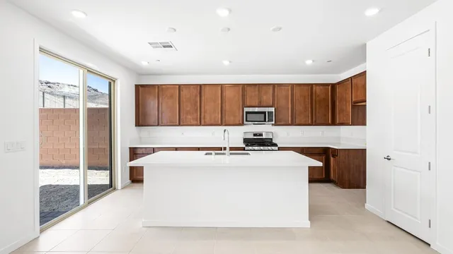 72 Via Montoro in Verona at Lake Las Vegas — interior