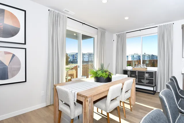 508 SW 31st Street in Woodin Creek Station — representation photos